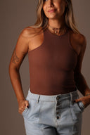 REGATA NADADOR COMPRIDA MARROM