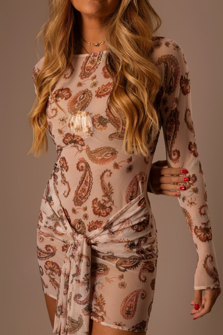 VESTIDO TULE CURTO PAISLEY