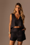 SHORT LINHO PURO PRETO