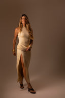 VESTIDO CHAMPAGNE FENDA