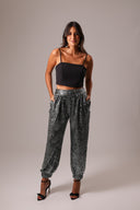 Calça Jogger Paetê Preta e Prata - TYNA - foto 23