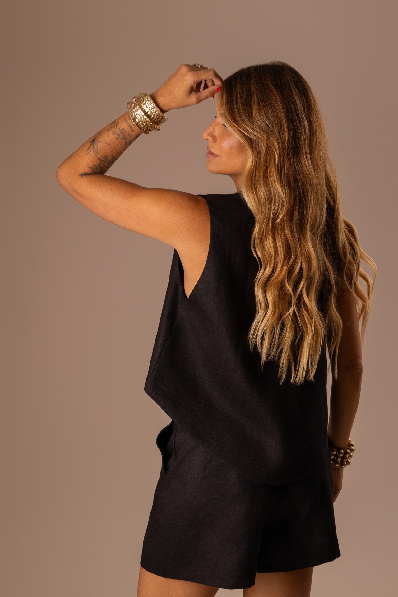 BLUSA LINHO ASSIMÉTRICO PRETO