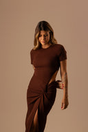 VESTIDO MIDI CHOCO COM FENDA LATERAL