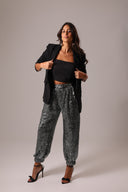 Calça Jogger Paetê Preta e Prata - TYNA - foto 8