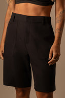 BERMUDA RETA ALFAIATARIA PRETA