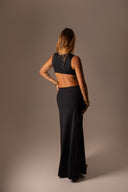 VESTIDO LONGO PRETO COM RECORTE