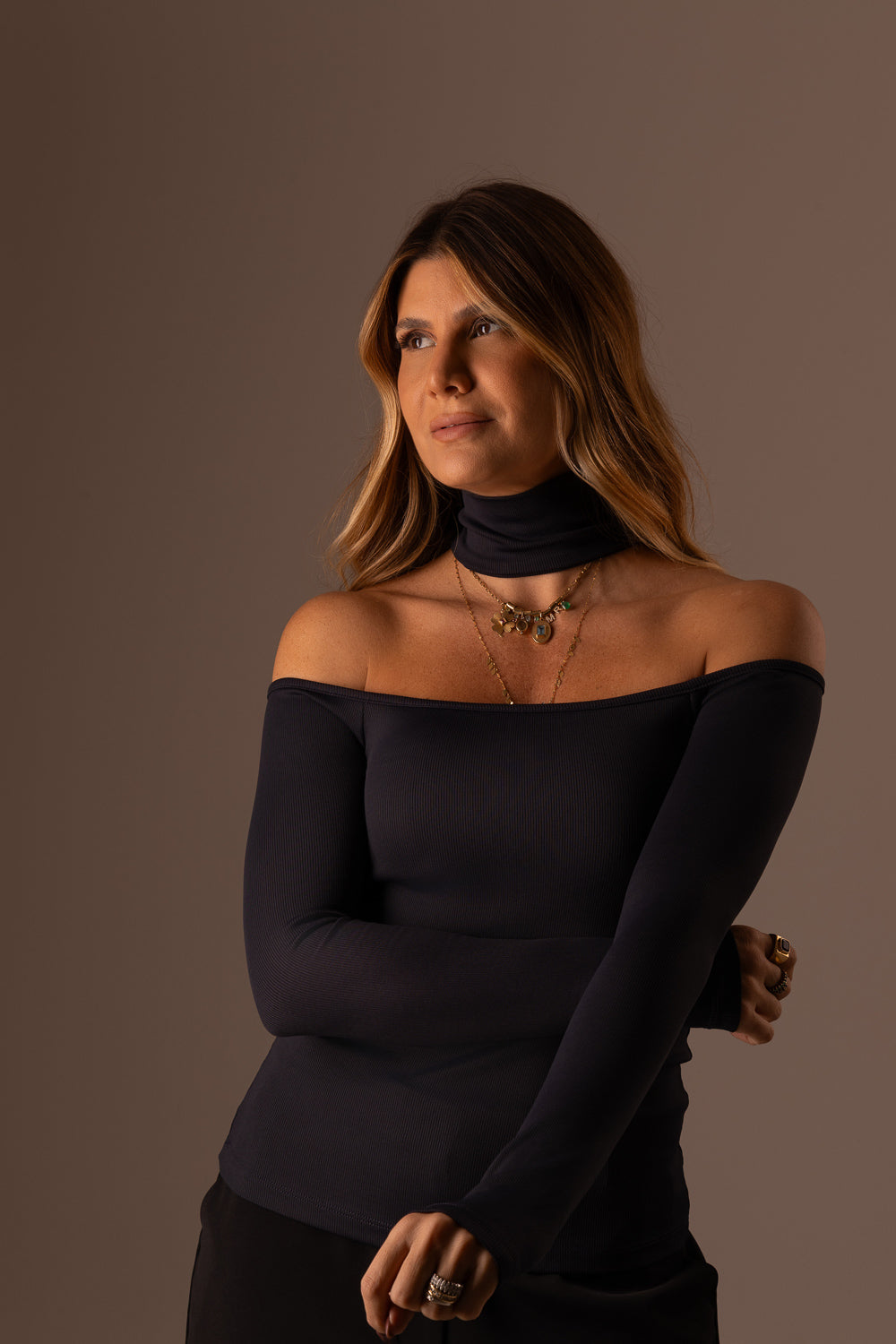 BLUSA MANGA LONGA GOLA PRETA