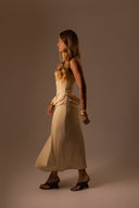 VESTIDO CHAMPAGNE FENDA