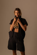 BERMUDA RETA ALFAIATARIA PRETA