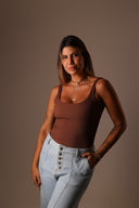 REGATA COMPRIDA MARROM