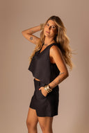 SHORT LINHO PURO PRETO