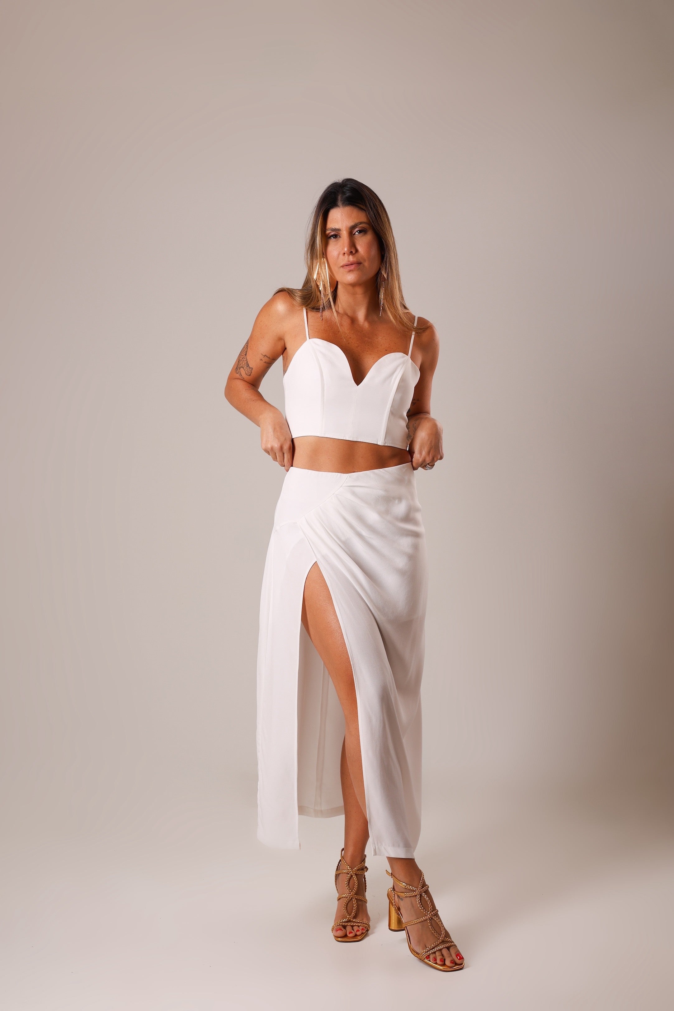 SAIA MIDI OFF WHITE COM FENDA LATERAL