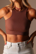 REGATA NADADOR CURTA MARROM