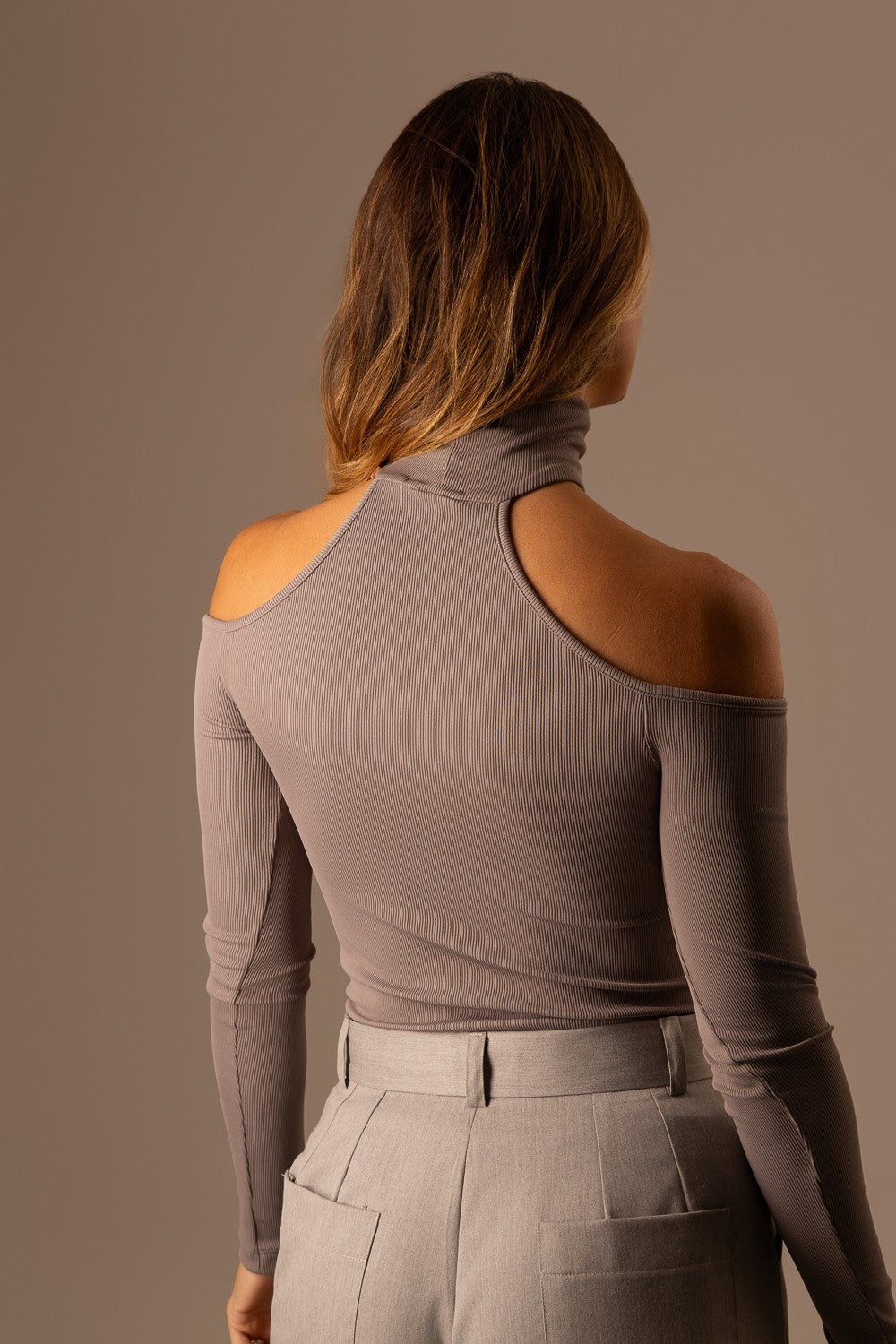 BLUSA MANGA LONGA GOLA GRAFITE